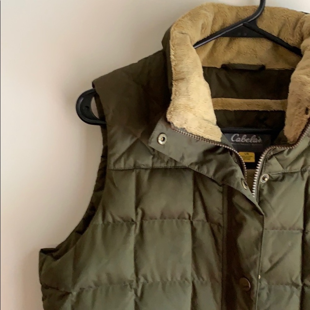 Cabela's Olive Green Quilted Vest with Cream Sherpa Collar